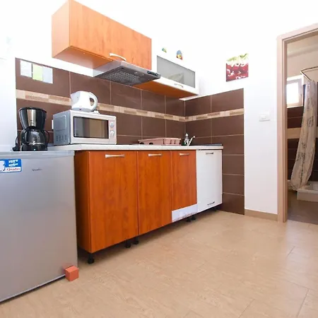 Apartment Fuer 5 Personen Ca 50 Qm In Liznjan, Istrien Suedkueste Von Istrien